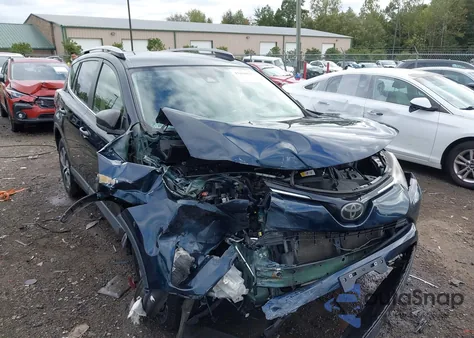 2017 Toyota Rav4 Le z USA, uszkodzony, nr VIN JTMBFREV7HJ106998